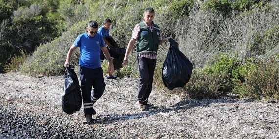 Gökova Körfezinde 19 Bin Kg Çöp Toplandı