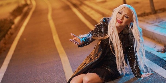 Güllü Klip Çekimlerinde Kaza Geçirdi