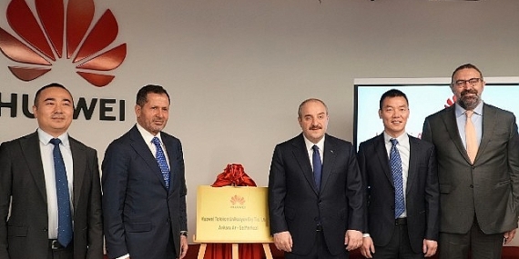 Huawei Türkiye'nin Ankara'daki yeni Ar-Ge Merkezi Bakan Varank tarafından açıldı