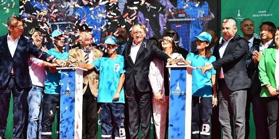 İzmir Büyükşehir Belediyesi bir yılda 10 milyar liranın üzerinde yatırım yaptı