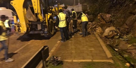 İzmir Büyükşehir ekipleri Altınyol’da çalışmalarını sürdürüyor