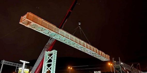 Körfez Şirinyalı üstgeçidinde tabliye montajı