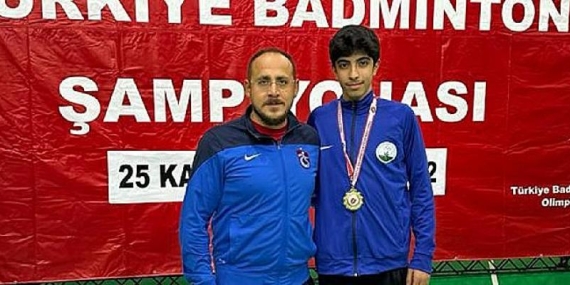 Osmangazili Badmintoncudan Altın Madalya