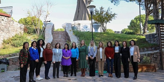 Seçme ve seçilme hakkı Bucalı kadınlar tarafından kutlandı