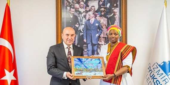 Uganda Ankara Büyükelçisi Nusura Tiperu Başkan Tunç Soyer’i Ziyaret Etti