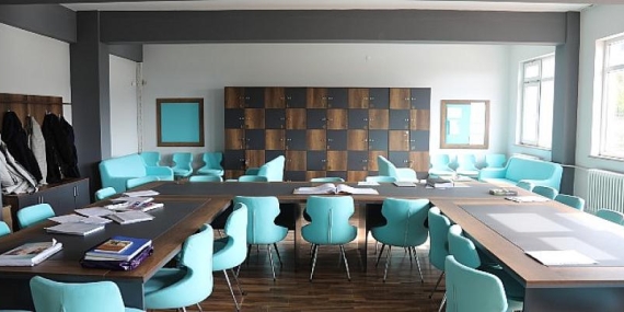 Van Büyükşehir Belediyesi, 13 ilçedeki 67 ilk ve ortaokulun öğretmen odasını yeniledi