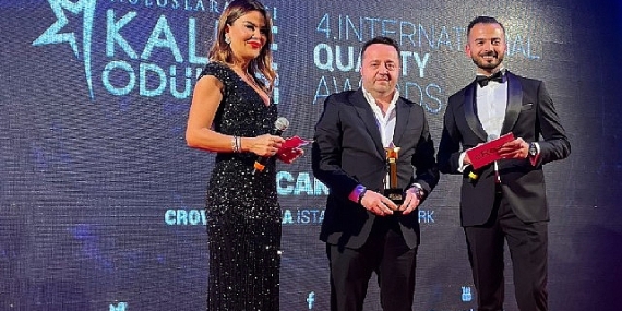 4. Uluslararası kalite ödüllerinde Ünal Memiç, 'Yılın yardımsever iş adamı' ödülüne layık görüldü