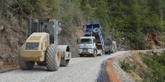 Kırsal mahalle yollarına 123 milyon liralık yatırım