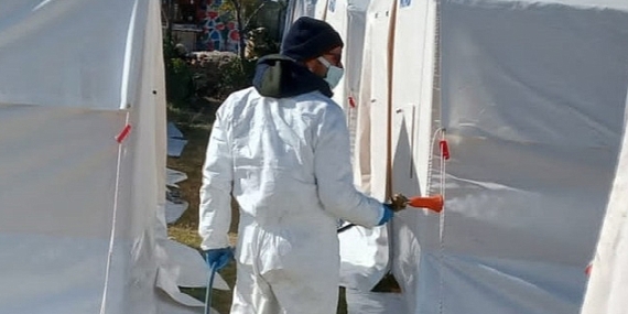 Deprem bölgesi haşere oluşumuna karşı ilaçlandı