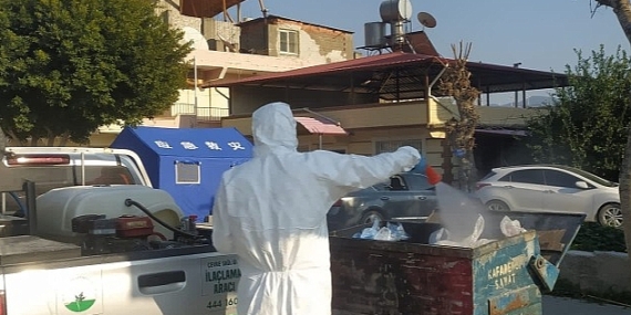 Deprem bölgesi hastalık ve haşere oluşumuna karşı ilaçlanıyor