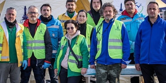 İzmir Büyükşehir Belediyesi Hatay'da sahra hastanesi kuruyor