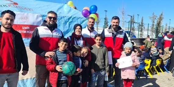 İzmir İl Milli Eğitim Müdürlüğü Psikososyal Destek İle Depremzedelerin Yüreğindeki Yaraları Sarmak İçin Çalışıyor