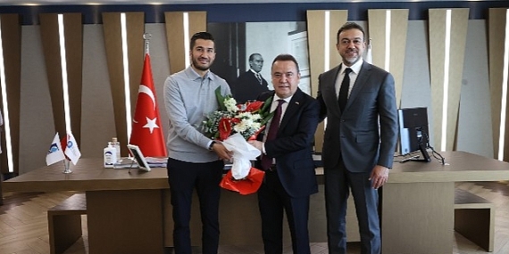 Antalyaspor'un yeni başkanı Sabri Gülel'den Başkan Böcek'e ziyaret