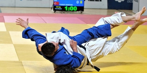 Gençler Türkiye Judo Şampiyonası'nın açılış seremonisi yapıldı