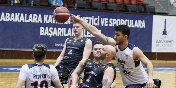 İzmir Büyükşehir Belediyesi finalde