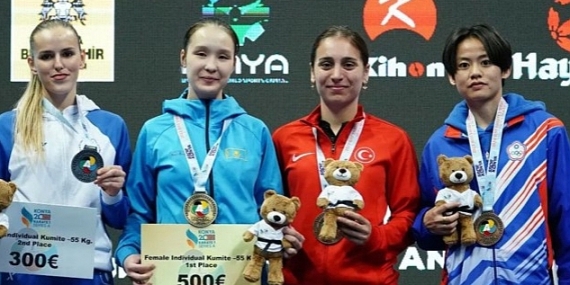 Kağıtsporlu Gülsen, Seri A'dan madalyayla döndü