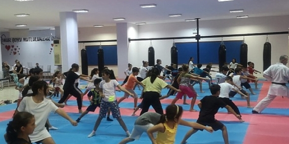 Karate, Kick Boks ve Pilates kursları devam ediyor