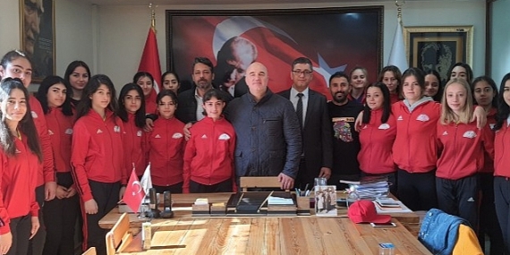 Şampiyonlardan Saray Belediyesi'ne ziyaret