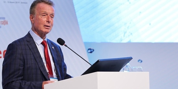 Hamilelikte bol su tüketimi büyük önem taşıyor