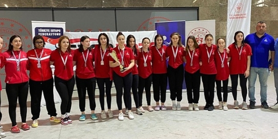 İzmir'e sutopunda çifte kupa