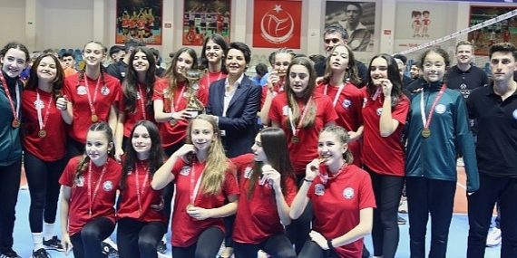 Nilüfer'in gençlerinden 4 şampiyonluk