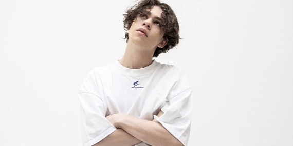 Alper Erözer, “Rezil Herif” Adlı Yeni Şarkısını Müzikseverlerle Buluşturdu