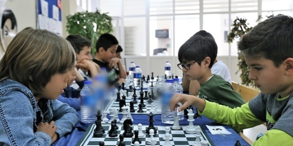 Aydın Büyükşehir Belediyesi'nin satranç turnuvasına yoğun ilgi