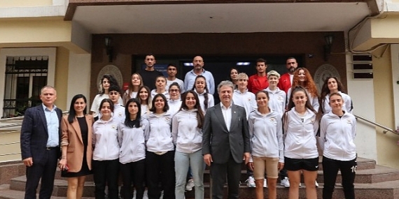 Başkan İduğ, şampiyonları ağırladı