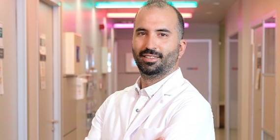 Bipolar bozukluğun manik ve depresif dönemleri var