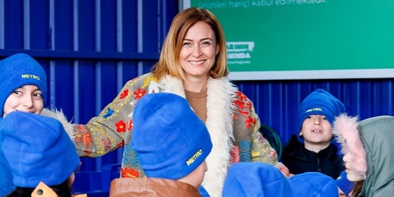 Ceyda Düvenci, Metro Türkiye'nin Depozito Alanında Çocuklara Geri Dönüşümün Önemini Anlattı