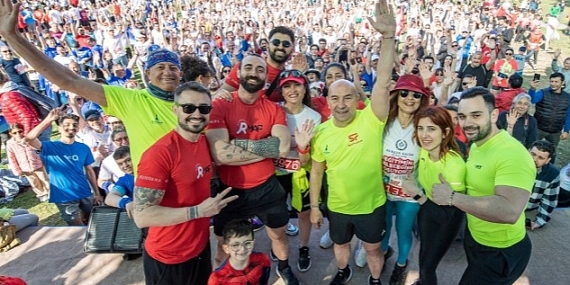 Dünyayı buluşturan maratona Kenya ve Etiyopyalı atletler damga vurdu Maraton İzmir 100'üncü yıl onuruna koşuldu