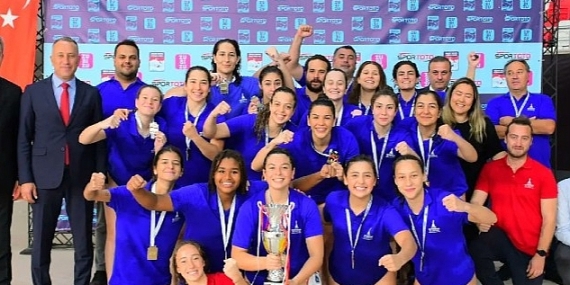 İzmir'in süper kızları