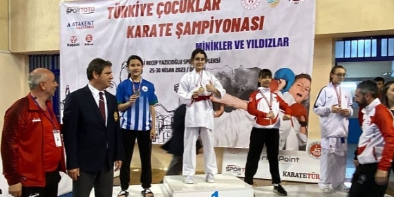 Kartepeli Aslı Bera Kurt Türkiye İkincisi Oldu