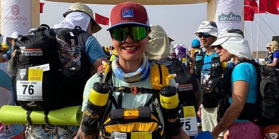 Marathon Des Sables'a katılan ilk Türk kadını Seda Nur Çelik, Depremden etkilenen çocuklar için Sahra Çölü'nde koştu