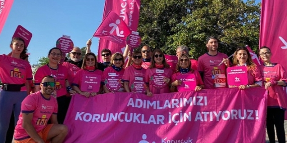 Maraton İzmir'de Eğitime Erişimi Risk Altındaki Kız Çocuklarına Büyük Destek!
