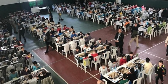 Minik Satranç Tutkunları Kupalarına Kavuştu
