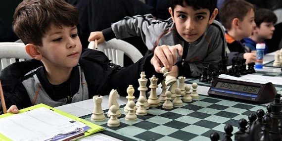 Minik satranççılar şampiyonluk için yarıştı