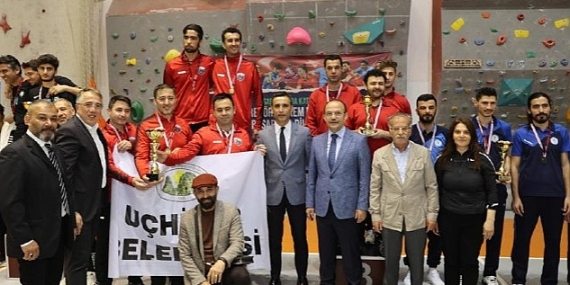 Nevşehir Belediye Başkanı Dr. Mehmet Savran 3. Lig 3. Etap Masa Tenisi Müsabakaları ödül törenine katıldı