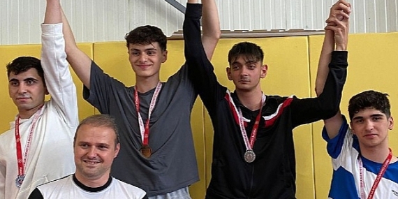 Tatamide çifte başarı