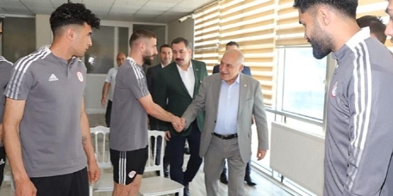TFF Başkanı Büyükekşi'den, Karbel Karaköprü Belediye Spor'a Ziyaret