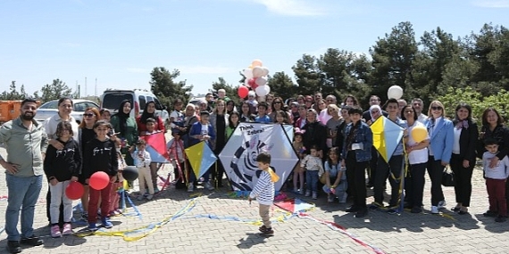 Uçurtmalar Primer İmmün Yetmezliği olan çocuklar için havalandı Deprem Bölgesinde  “Umut Şenliği"