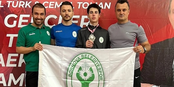 Bornova'nın gururu Bekir Osmanoğlu