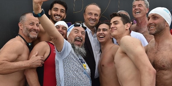 İklim krizine farkındalık oluşturmak için pedal çevirdiler, koştular, yüzdüler