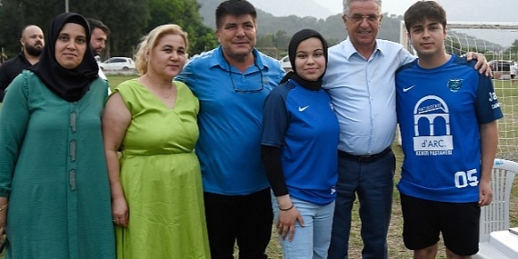 Kemer 2020 Futbol Kulübü şampiyonluğunu kutladı