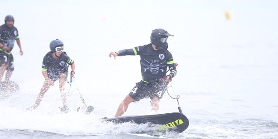 Kocaeli'de Türkiye Su Jeti ve Flyboard Şampiyonası heyecanı başladı