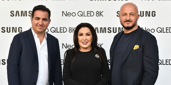 Samsung, Nükhet Duru'nun eşsiz sahne performansıyla   2023 model televizyonlarını İzmir'de tanıttı