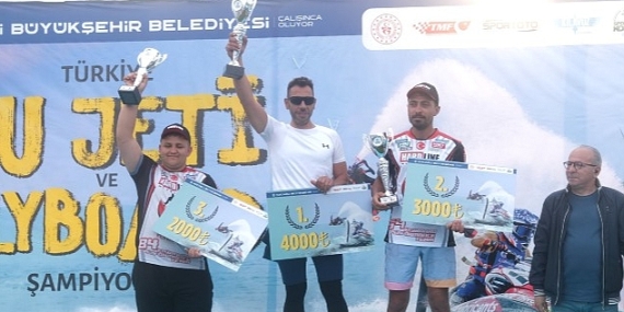 Su jeti ve Flyboard Şampiyonası nefesleri kesti