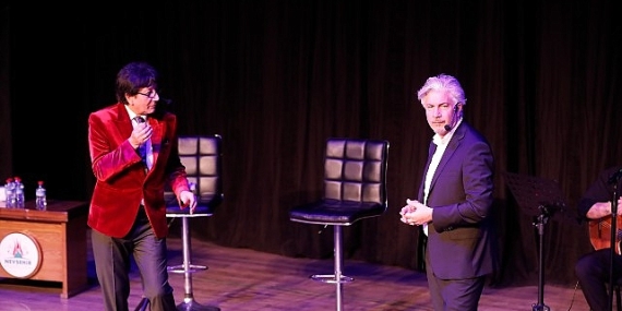 Süheyl ve Behzat Uygur kardeşler Nevşehirlileri kahkahaya boğdu