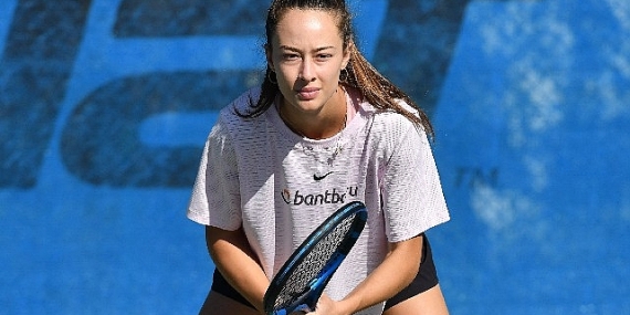 Türk kadın sporcu Zeynep Sönmez Wimbledon'da!