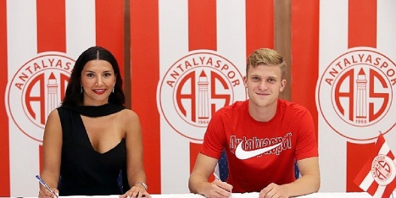 Antalyaspor'dan Fener'e Jakup çalımı